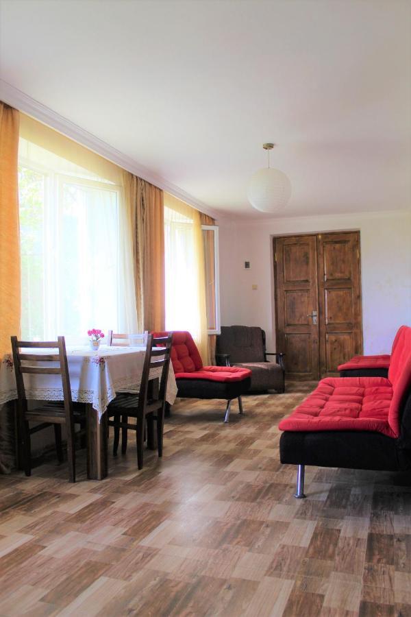Guest House Racha Ambrolauri Zewnętrze zdjęcie