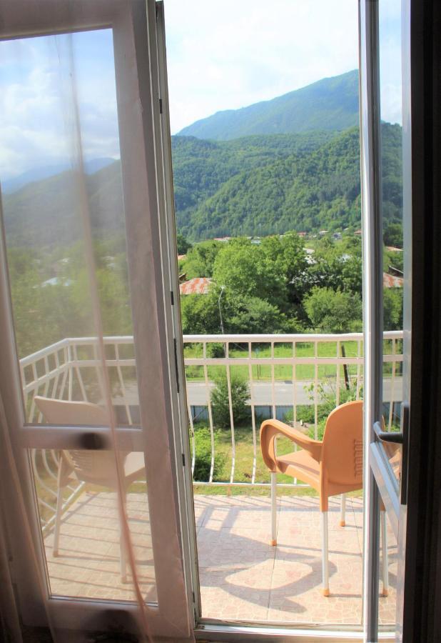Guest House Racha Ambrolauri Zewnętrze zdjęcie