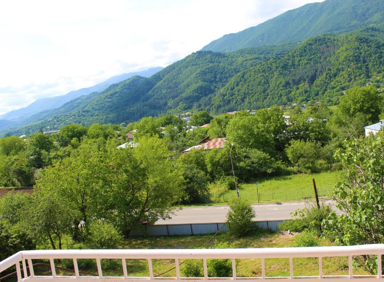 Guest House Racha Ambrolauri Zewnętrze zdjęcie