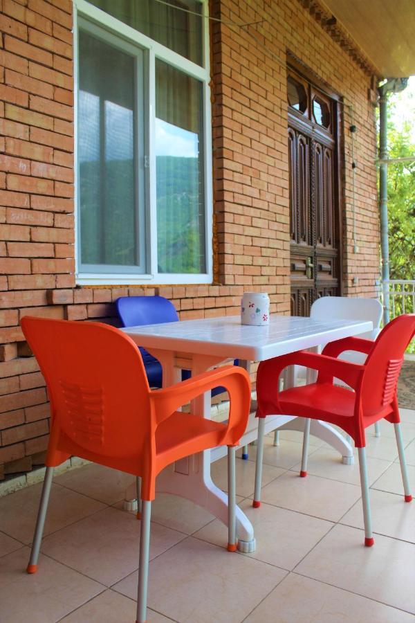 Guest House Racha Ambrolauri Zewnętrze zdjęcie
