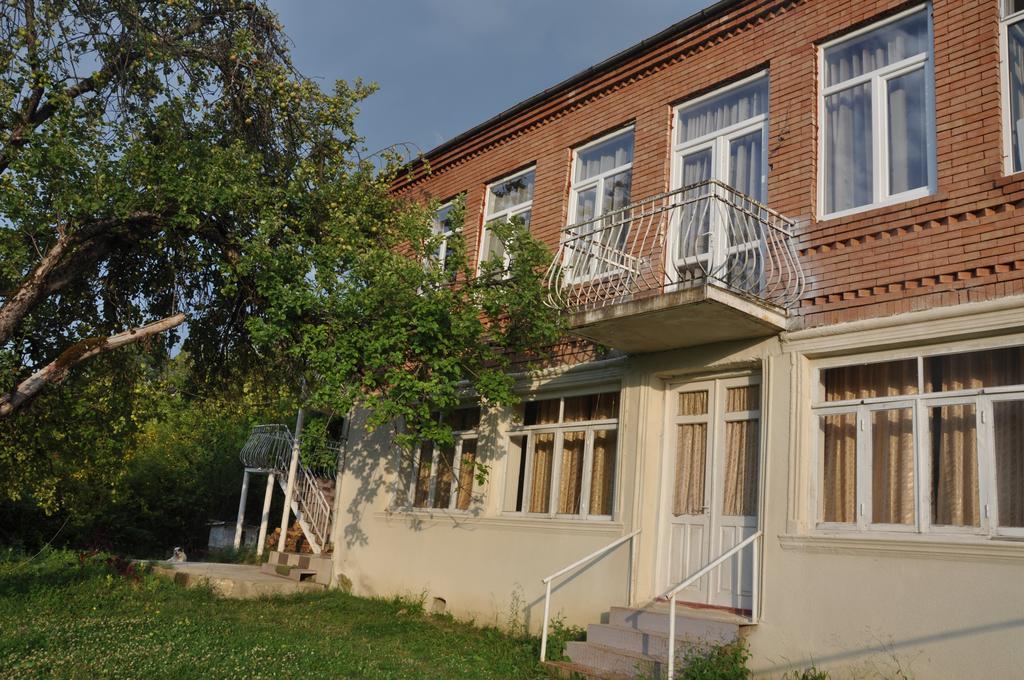 Guest House Racha Ambrolauri Zewnętrze zdjęcie
