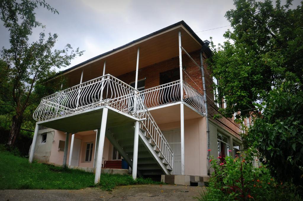 Guest House Racha Ambrolauri Zewnętrze zdjęcie